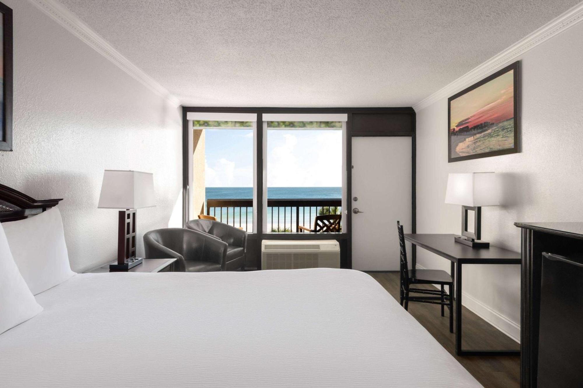 Wyndham Garden Fort Walton Beach Destin Exterior photo
